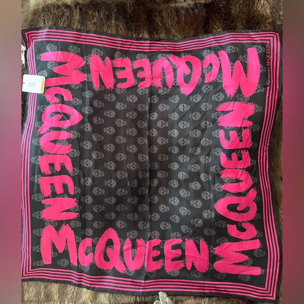 NEW with Tags Alexander McQueen Black and Pink Skull Pattern Scarf